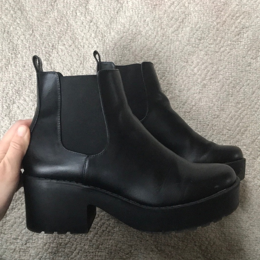 Platform Chelsea Boots